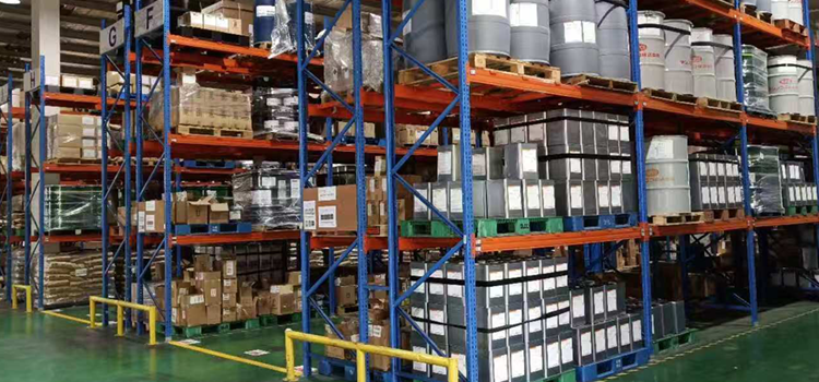 棚に並べられた商品